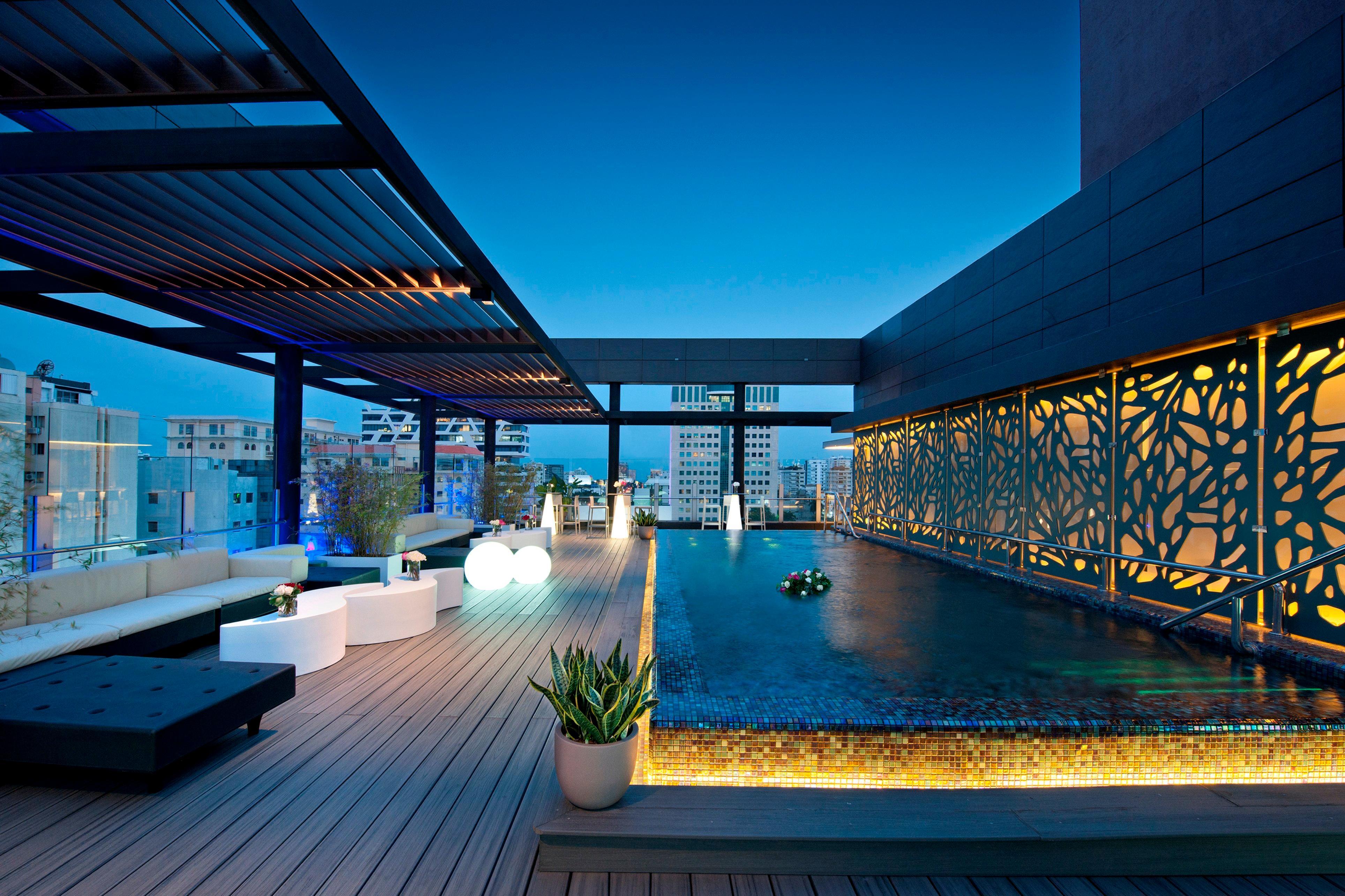 Holiday Inn Santo Domingo By Ihg Εξωτερικό φωτογραφία The rooftop pool at the hotel