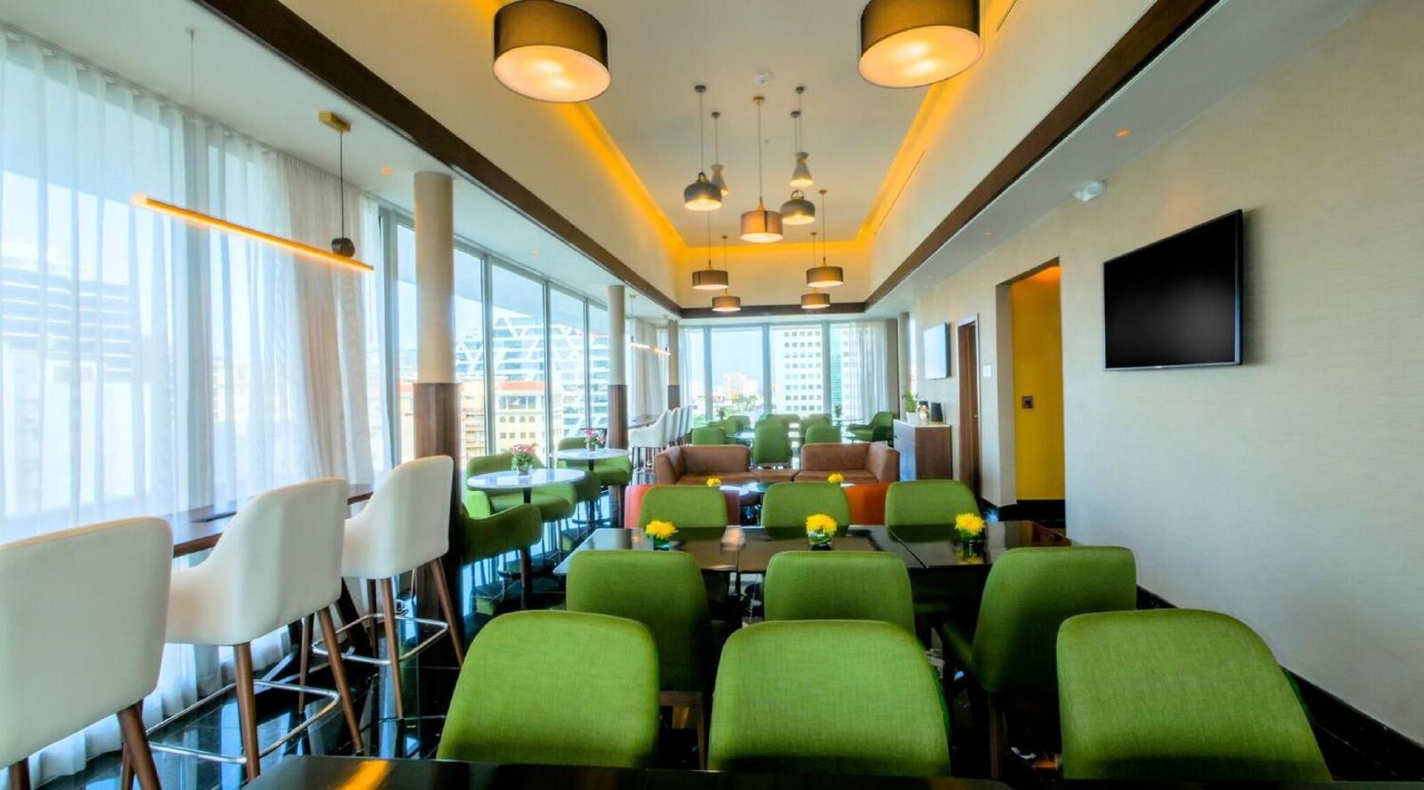 Holiday Inn Santo Domingo By Ihg Εξωτερικό φωτογραφία The lounge at the airport