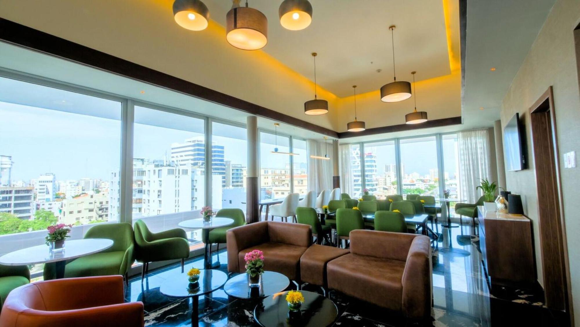 Holiday Inn Santo Domingo By Ihg Εξωτερικό φωτογραφία The lounge at the airport