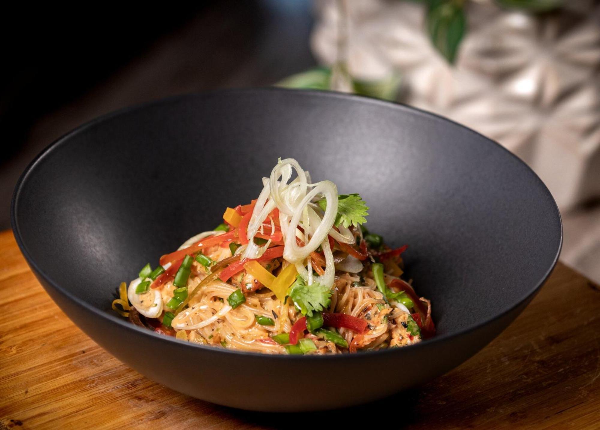 Holiday Inn Santo Domingo By Ihg Εξωτερικό φωτογραφία A bowl of Thai peanut chicken